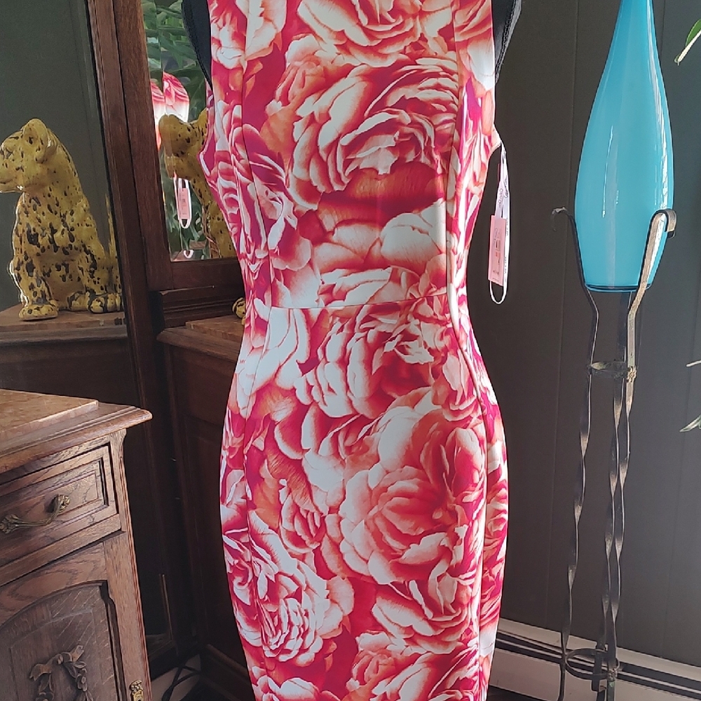 Chic Floral Midi Dress in Red and White